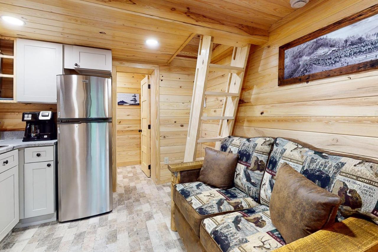 Down The Creek Villa Гетлинбург Екстериор снимка