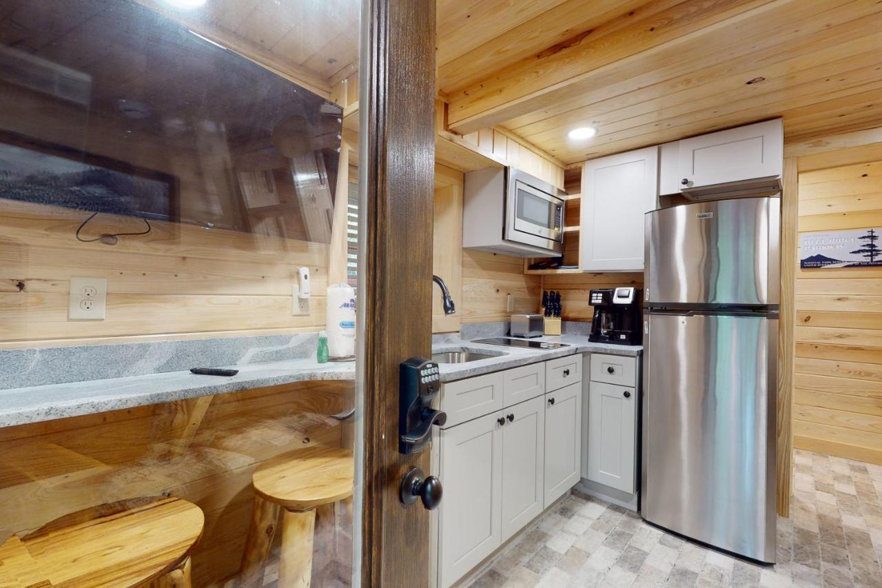 Down The Creek Villa Гетлинбург Екстериор снимка