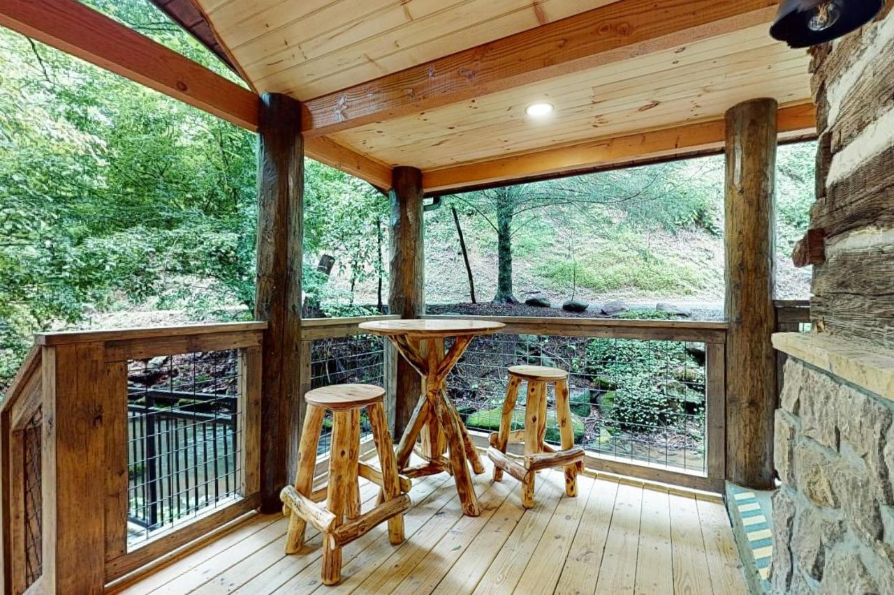 Down The Creek Villa Гетлинбург Екстериор снимка
